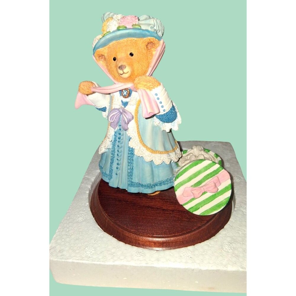The Upstairs Downstairs Bears Henrietta Bosworth The Easter Bonnet Figurine Dept